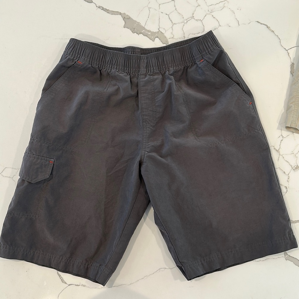 Boys Columbia, Size Large, Light Weight.  Dark Grey